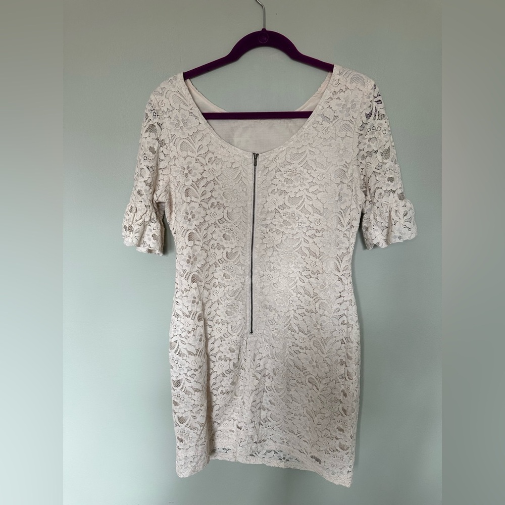 Lace Dress - Picture 3 of 4
